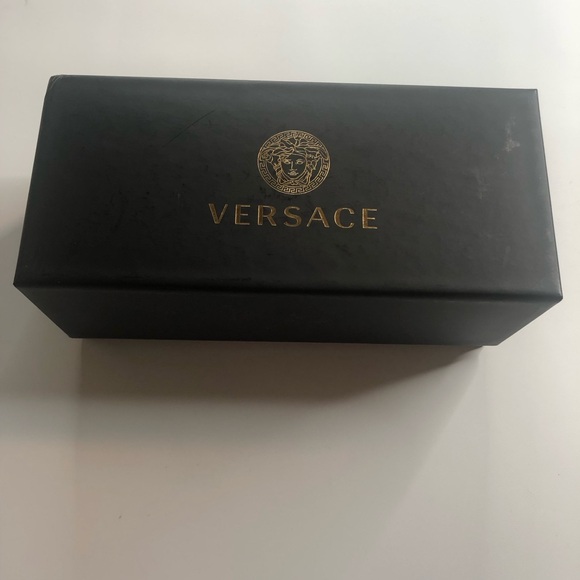 Versace Authentic Women’s Fuchsia Pink Sunglasses with Grey Lenses. Brand New! - Picture 2 of 10